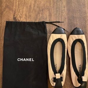 CHANEL Tan And Black G G26642 Flats Size 38
